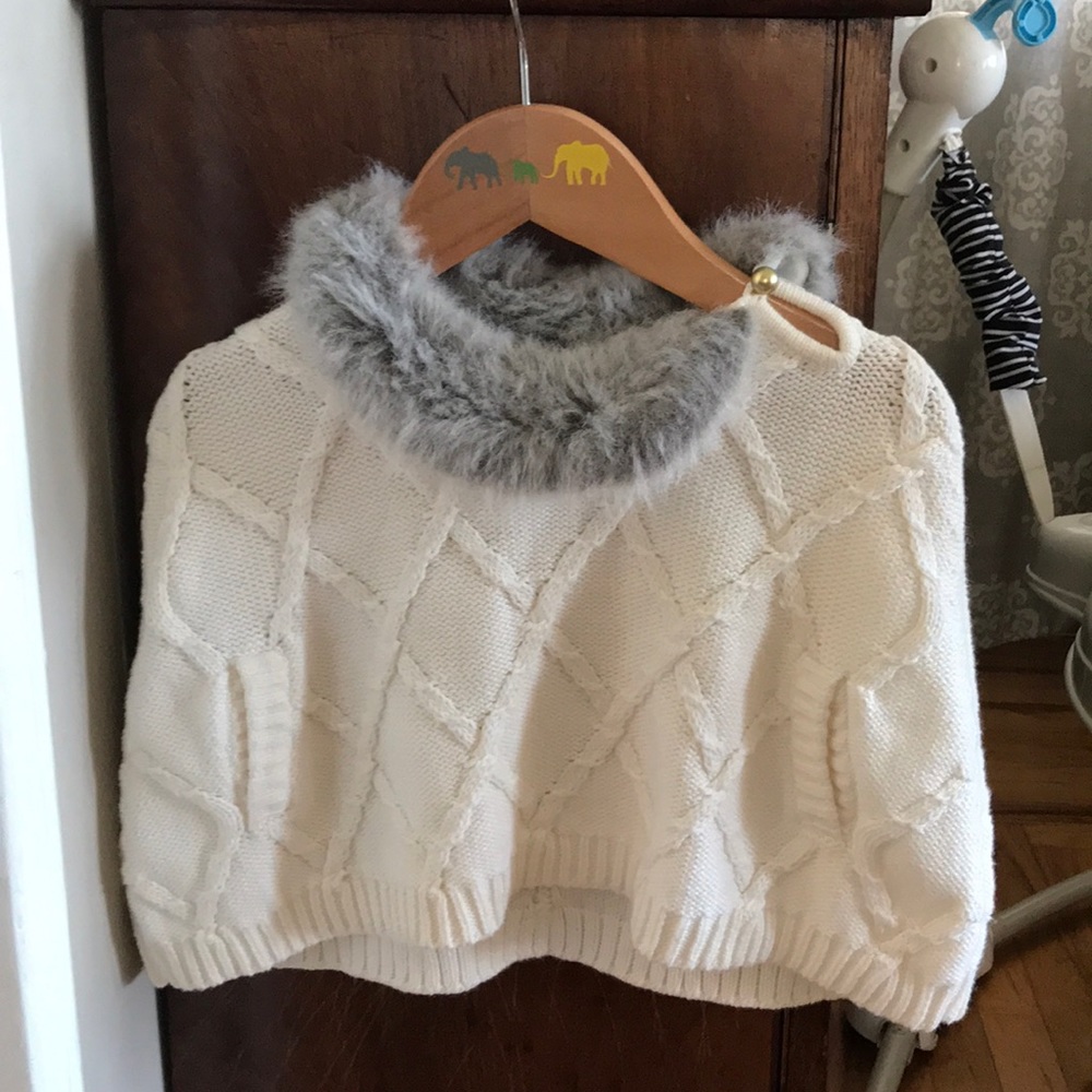 Janie and Jack girls capelet with fur collar